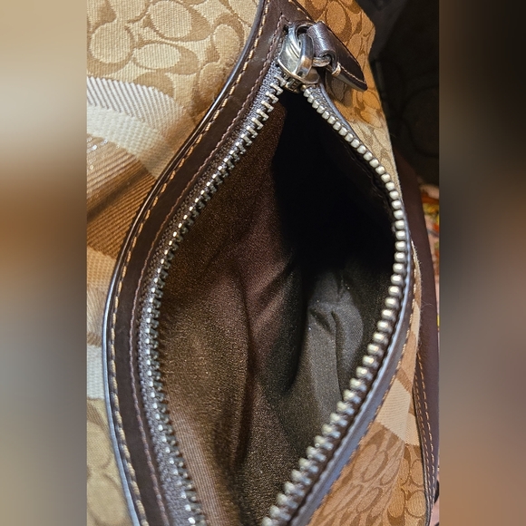 Coach Legacy 19918 Vintage Signature Shoulder Bag - Tan/Brown Jacquard & Leather - Picture 9 of 16